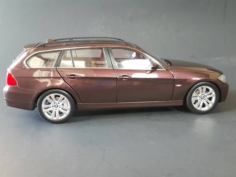 Illustration for article titled 1/18 Wagon Wednesday: Kyosho BMW 3-Series Touring